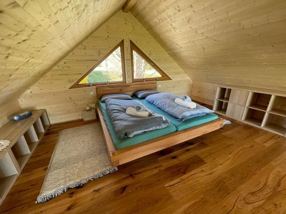 Zweistoeckiges Natur-Holzhaus Mit Berg- & Seesicht Horgenzell Exterior foto
